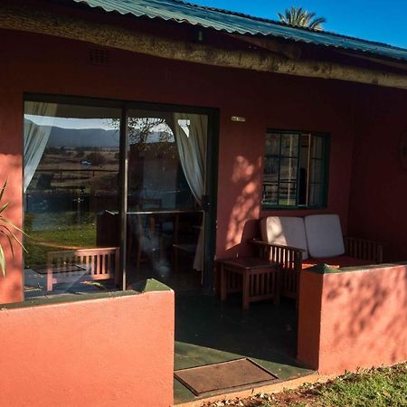 Thaba Manzi Ranch Apartment มากาลีสเบิร์ก ภายนอก รูปภาพ