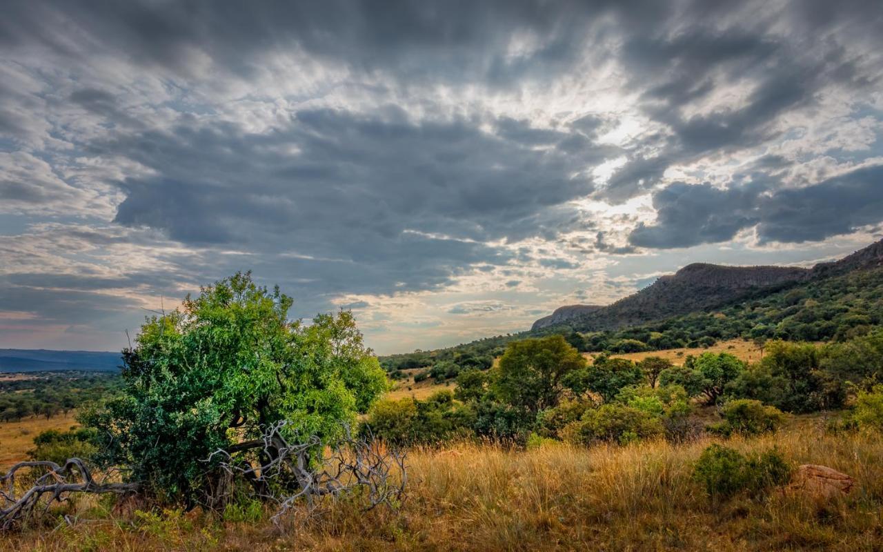 Thaba Manzi Ranch Apartment มากาลีสเบิร์ก ภายนอก รูปภาพ